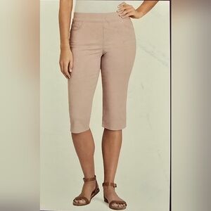 NEW Gloria Vanderbilt Avery Pull-on Skimmer Capri Woodrose Color Size 10